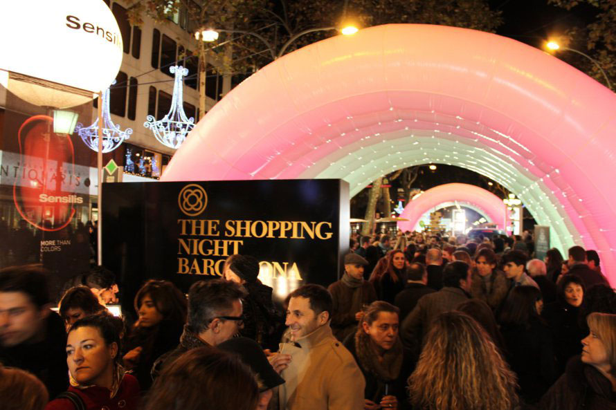 Passeig De Gràcia Shopping Night