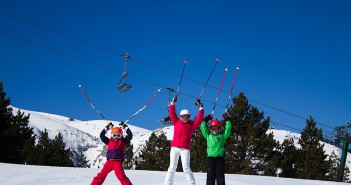 Family-ski-trip-La-Molina-Barcelona