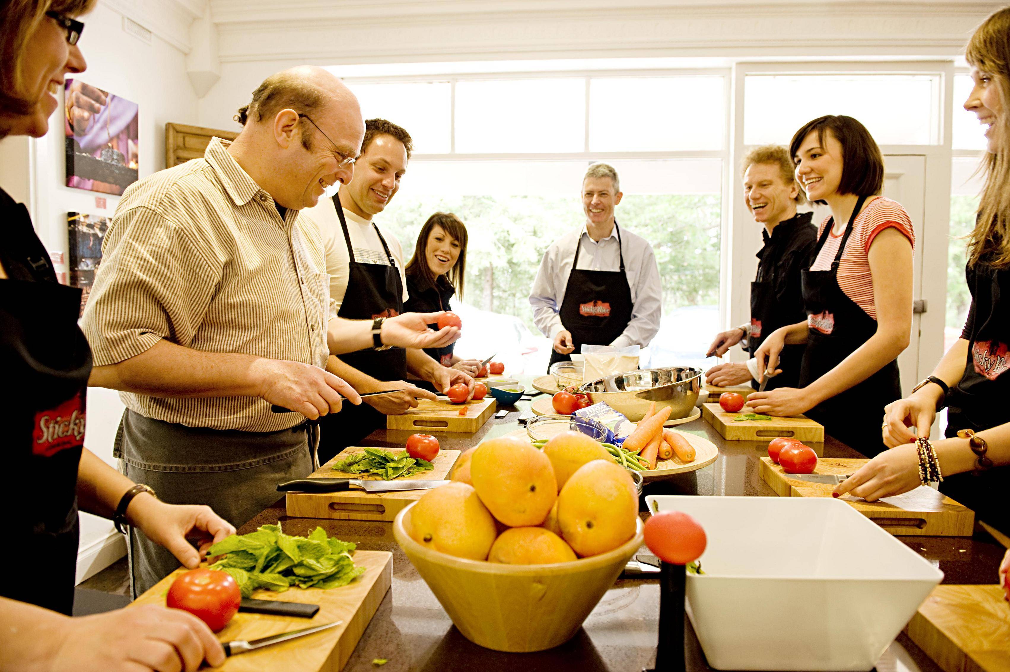 the kitchen table cooking classes