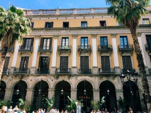 buildings placa reial