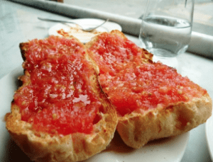 Pan con tomato